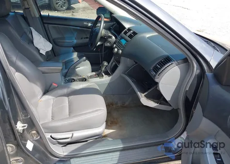 2005 Honda Accord 2.4 Ex from USA, damaged, VIN 1HGCM568X5A077344